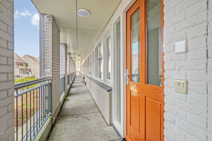 View photo 9 of Frombergstraat 60-2