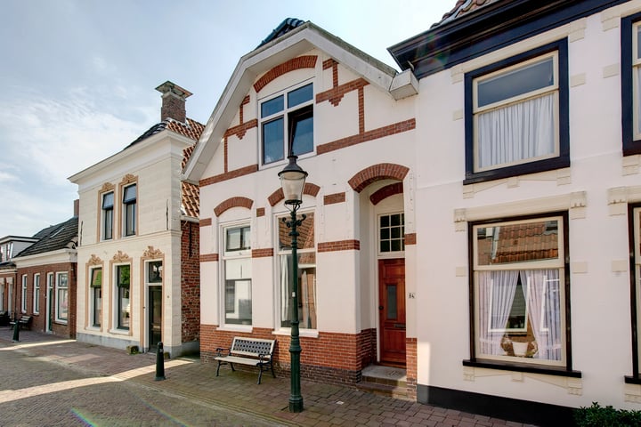 Bekijk foto 2 van Solwerderstraat 64