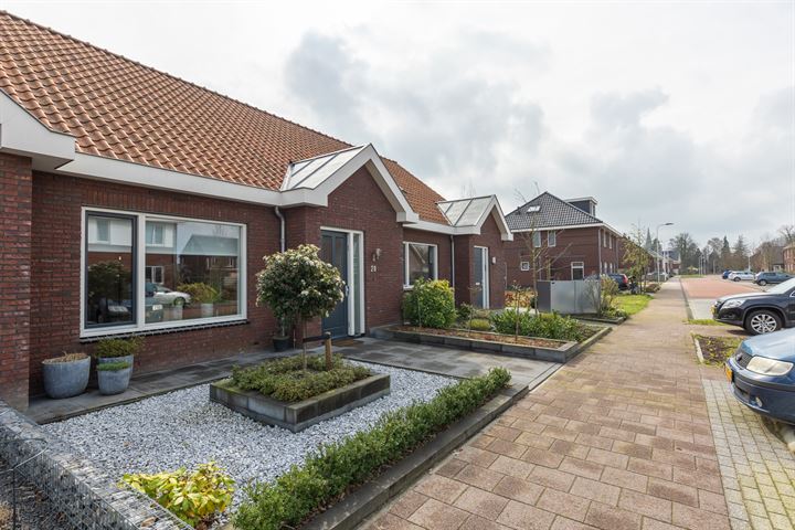 Bekijk foto 1 van Willem Neerfeldtstraat 28