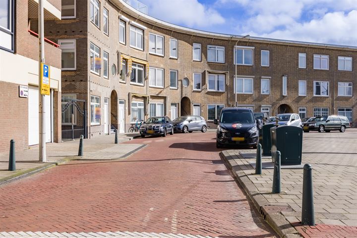 View photo 37 of Zeeruststraat 134