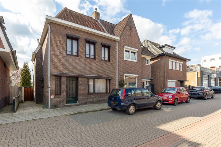 Bekijk foto 1 van Mgr. Lebouillestraat 14