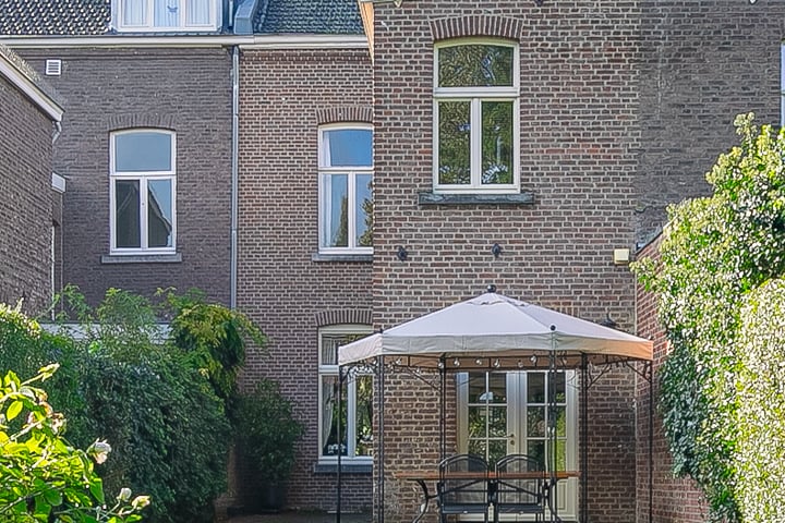 Bekijk foto 3 van Graaf van Waldeckstraat 23