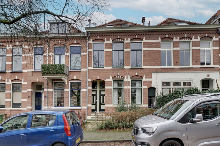 Bekijk foto 1 van Staringstraat 31