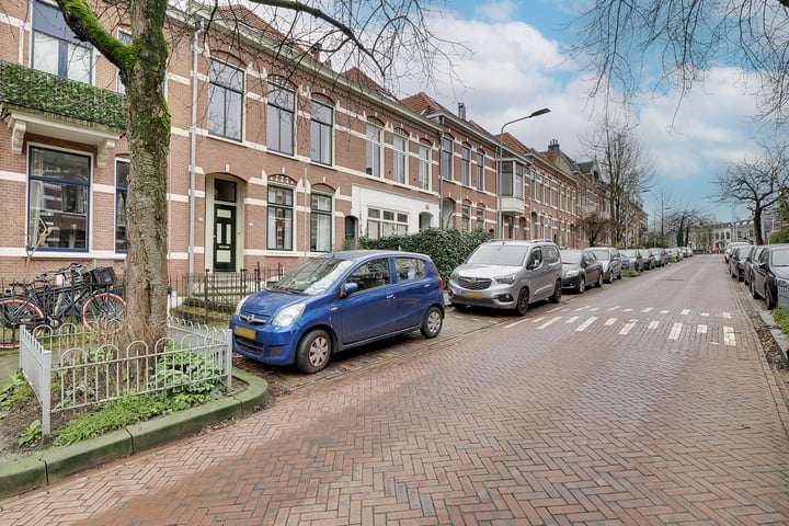 Bekijk foto 51 van Staringstraat 31