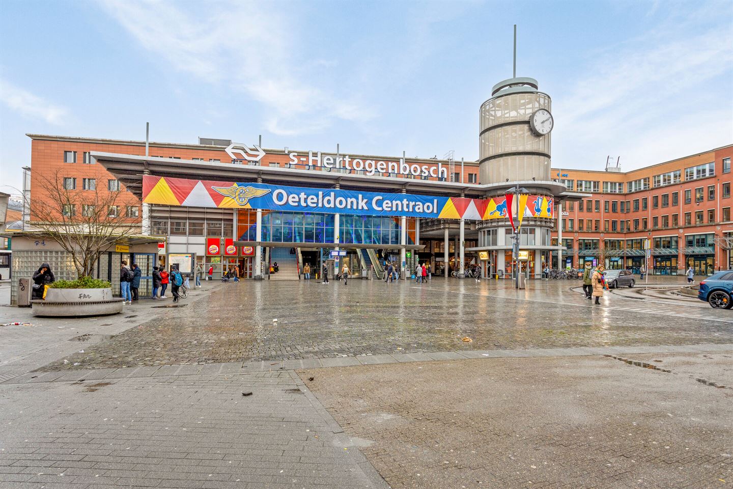 View photo 3 of Stationsplein 4