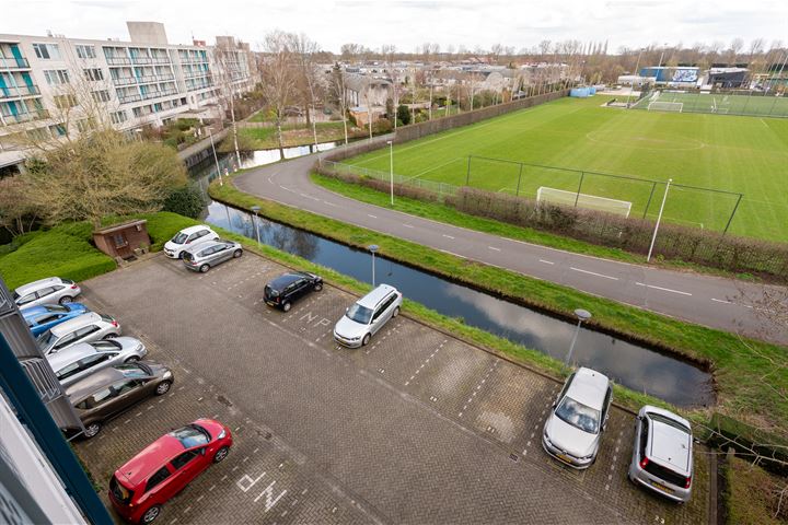 Bekijk foto 39 van Habib Bourguibastraat 30