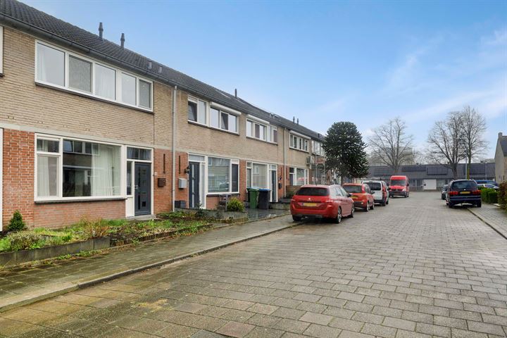 Bekijk foto 32 van Ieperstraat 4