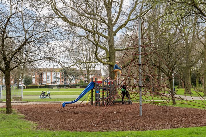 Bekijk foto 33 van Van Koetsveldstraat 101