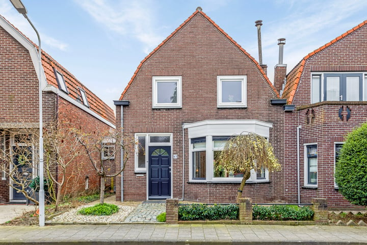 Bekijk foto 1 van Prins Hendrikstraat 47