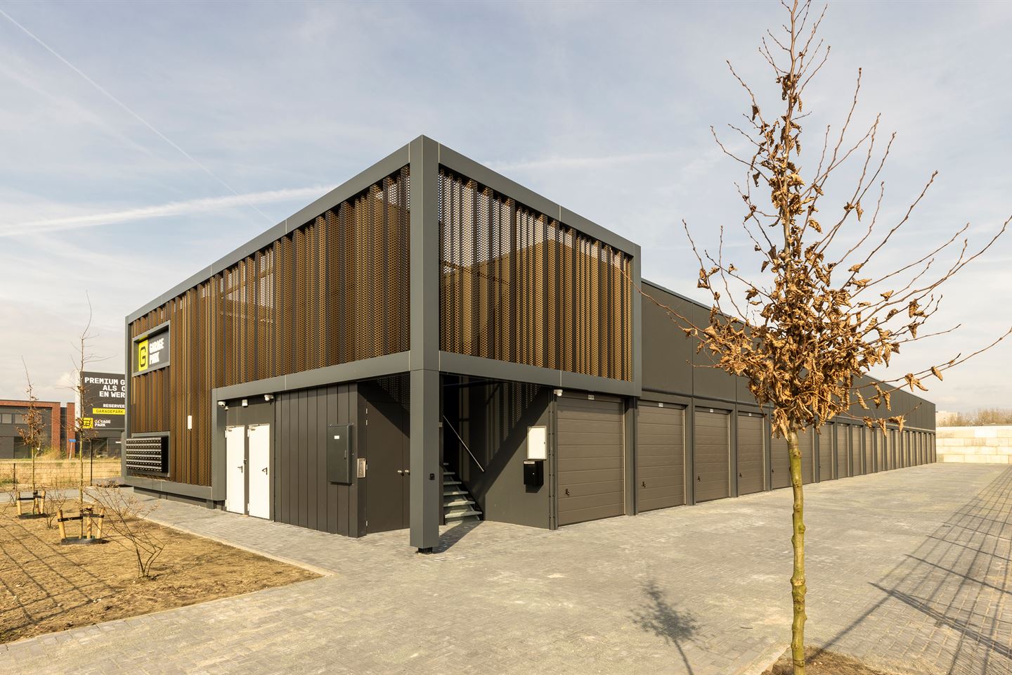 View photo 2 of Garagepark Wageningen