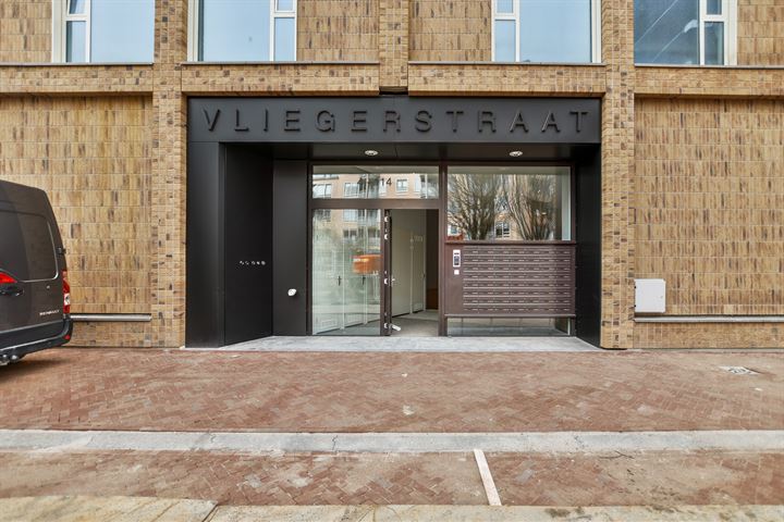 Bekijk foto 3 van Vliegerstraat 38