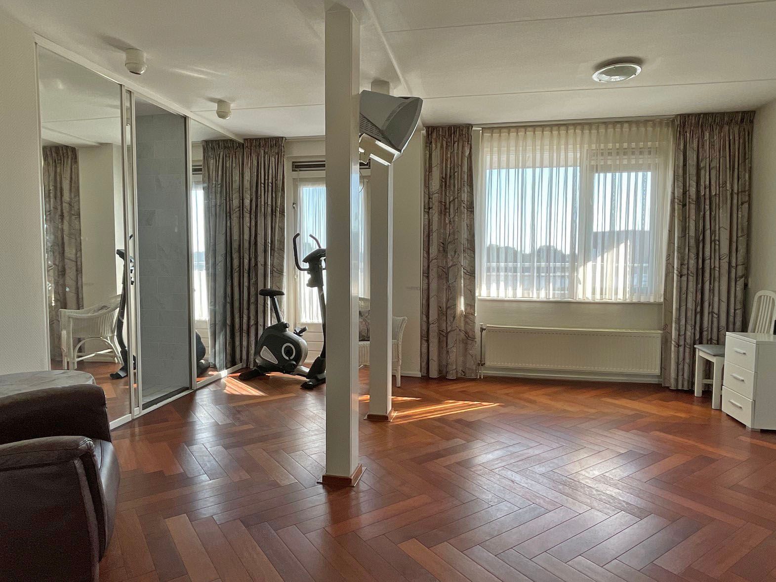 Photo 33 of Stationsplein 45