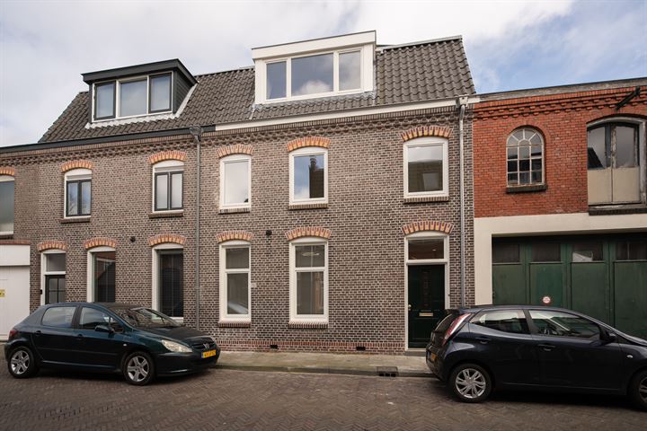 Bekijk foto 37 van Bloemluststraat 16