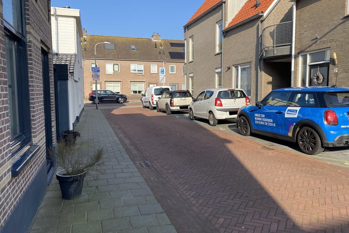 Bekijk foto 4 van W. Taatstraat 2-B