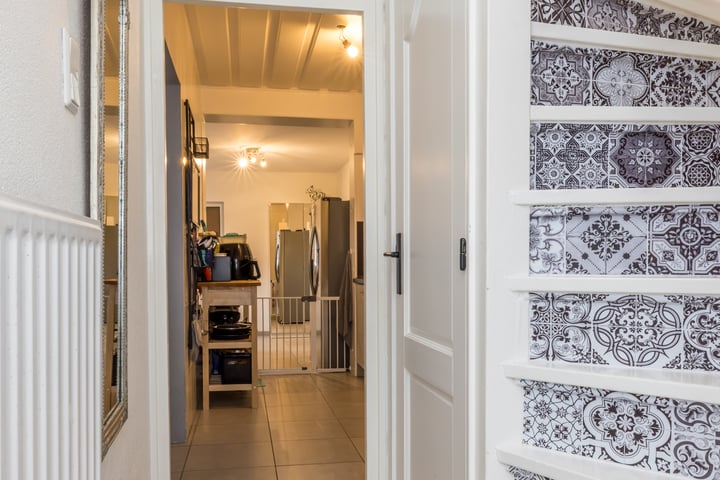 Bekijk foto 3 van Hendrik Luijtenstraat 28