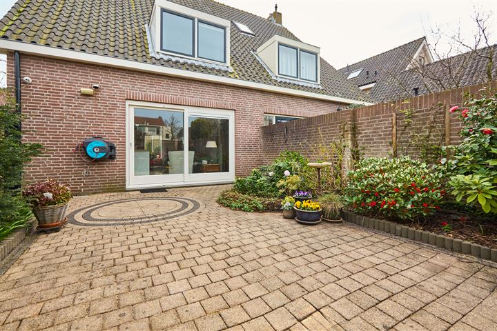 Bekijk foto 49 van J. van der Perkstraat 11