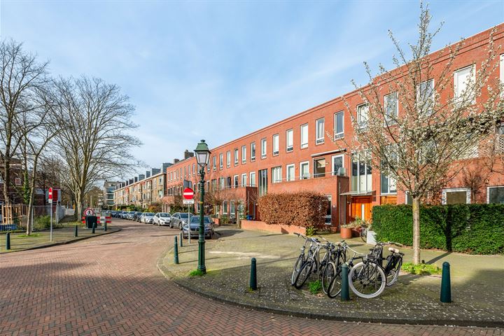 Bekijk foto 38 van Amalia van Solmsstraat 84