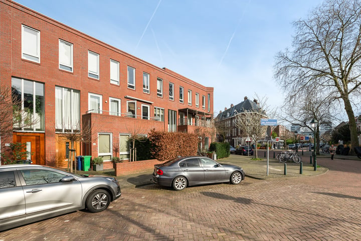 Bekijk foto 39 van Amalia van Solmsstraat 84