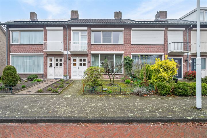 Bekijk foto 1 van Dr. H. Mollerstraat 35