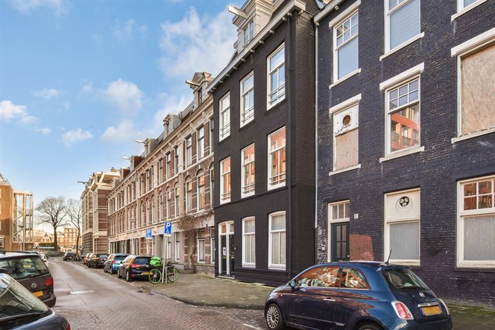 View photo 35 of Sint Willibrordusstraat 15-A