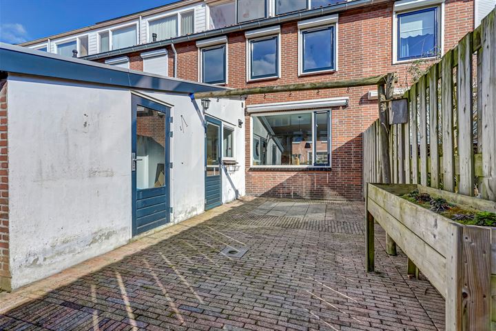 Bekijk foto 32 van Van Ruysdaelstraat 6