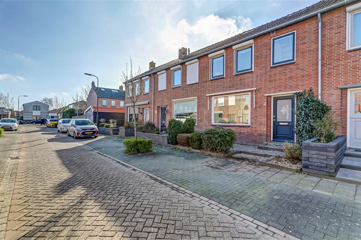 Bekijk foto 35 van Van Ruysdaelstraat 6