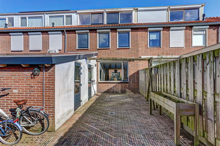 Bekijk foto 33 van Van Ruysdaelstraat 6