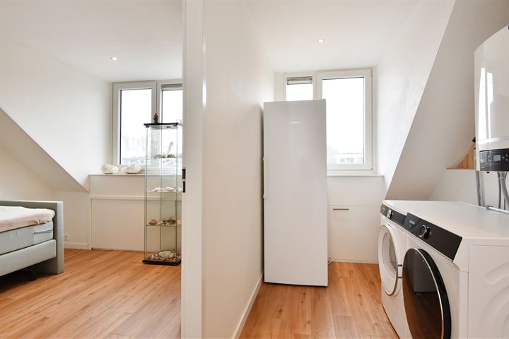 Bekijk foto 31 van Truus Wijsmullerstraat 18