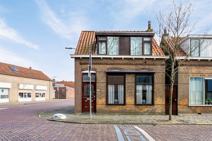 View photo 1 of Schoolstraat 46