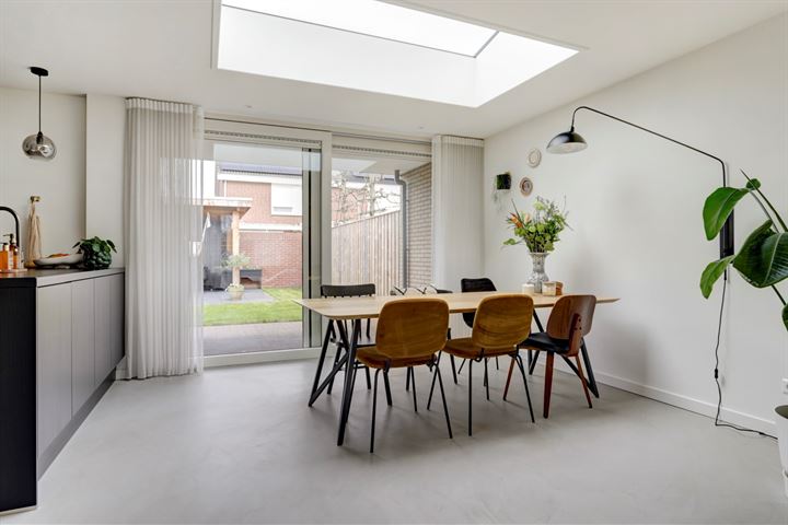 Bekijk foto 18 van Emmastraat 35