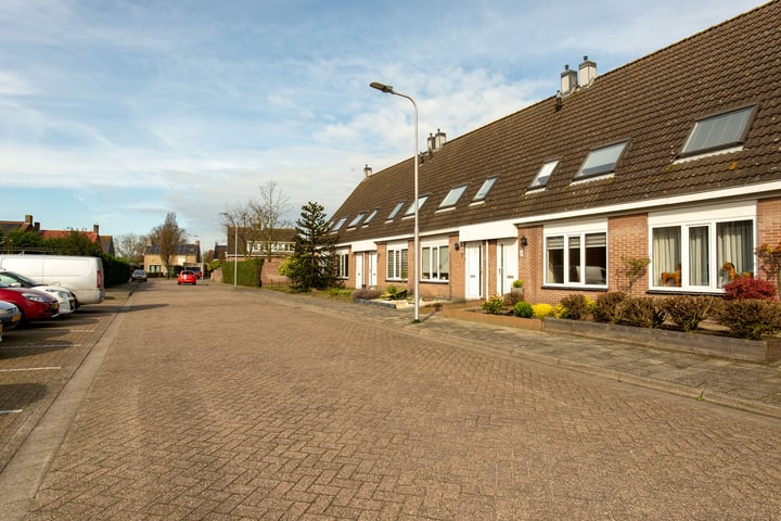 Bekijk foto 33 van Aalbersestraat 9