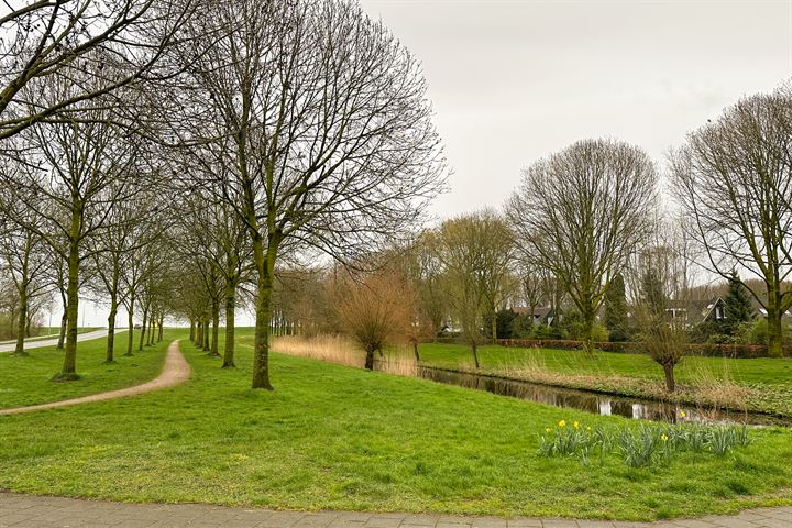 Bekijk foto 45 van Lelyweg 97