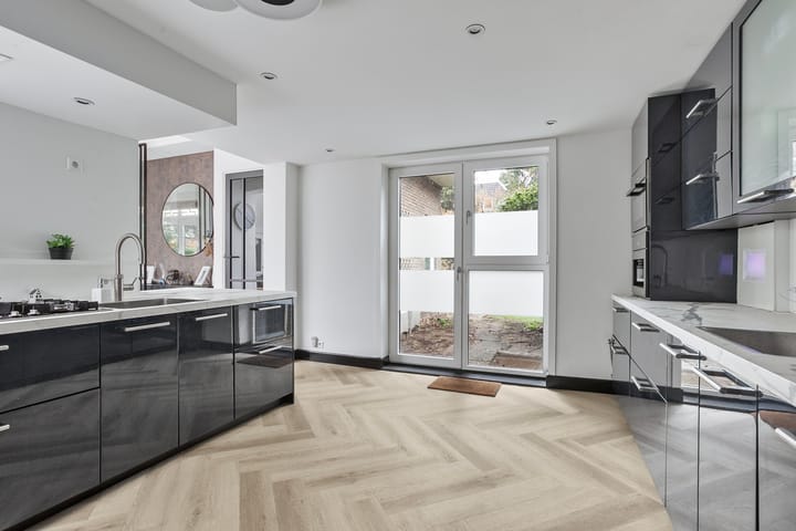 Foto 18 van Veluviaweg 12-B