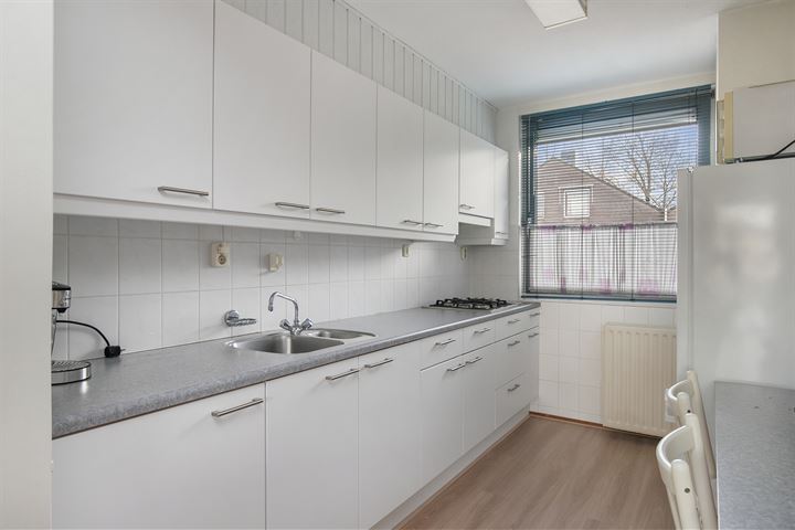 Bekijk foto 3 van Mondlanestraat 8