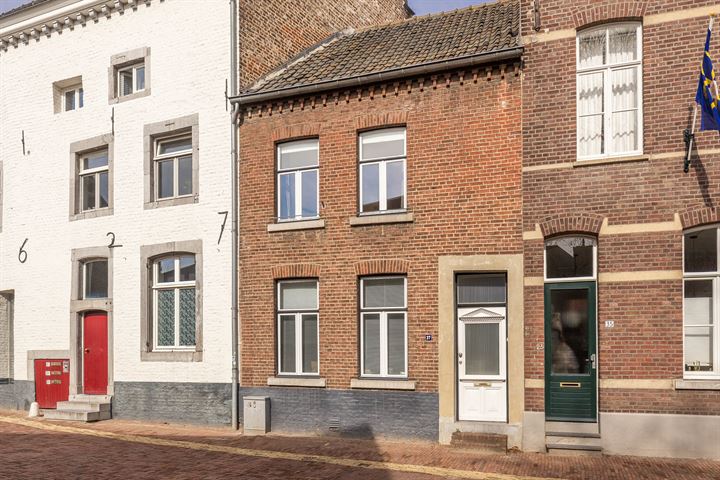 Bekijk foto 1 van Helstraat 37