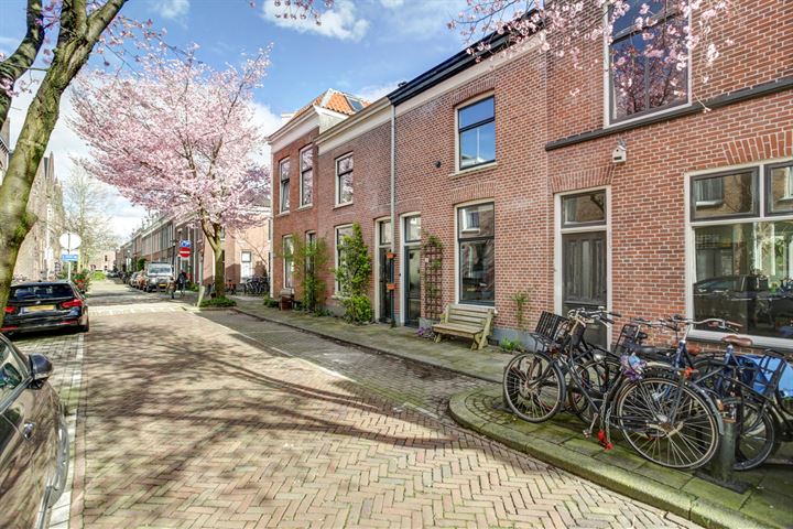 Bekijk foto 7 van Adriaanstraat 21