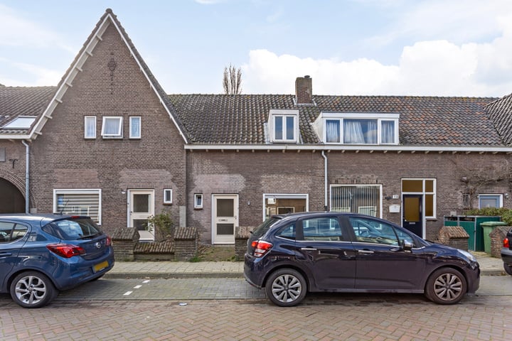 Bekijk foto 1 van Besoyensestraat 120