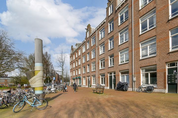 Bekijk foto 25 van Spaarndammerstraat 22-D