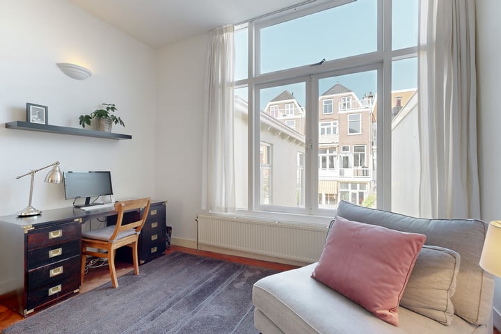 View photo 20 of Obrechtstraat 65