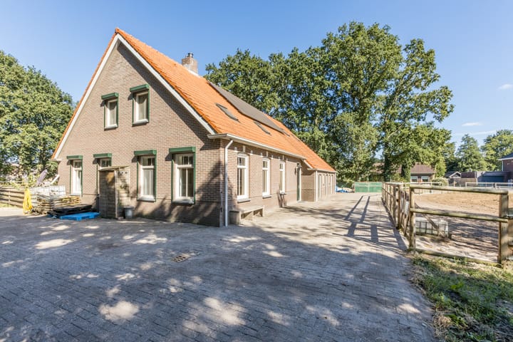 Photo 3 of Molenaarslaan 1