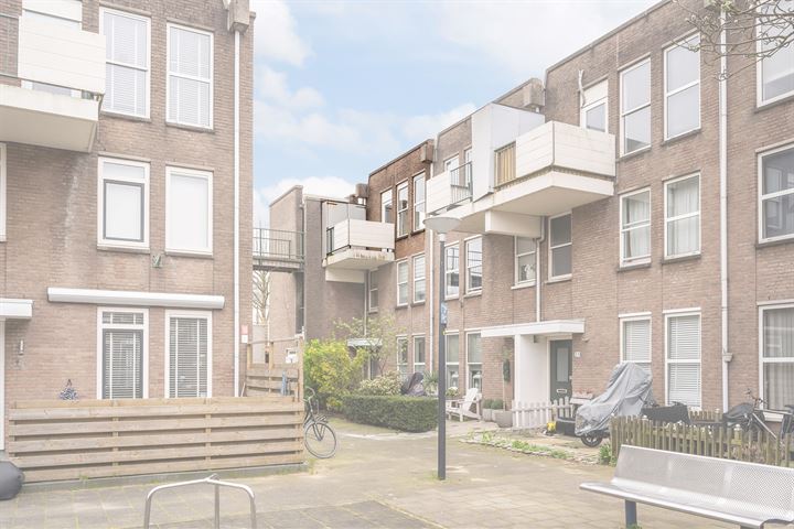 View photo 22 of Taanstraat 75