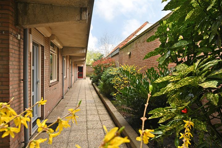 Bekijk foto 2 van Hooghuisstraat 30