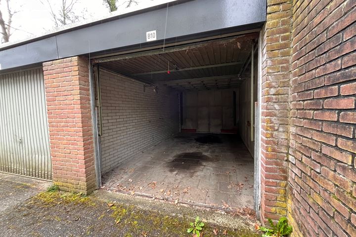 Bekijk foto 2 van Beethovenlaan 10