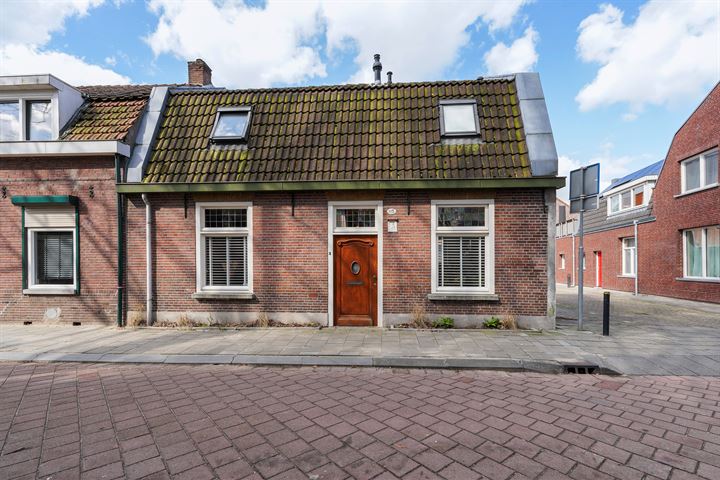 Bekijk foto 1 van Capucijnenstraat 115