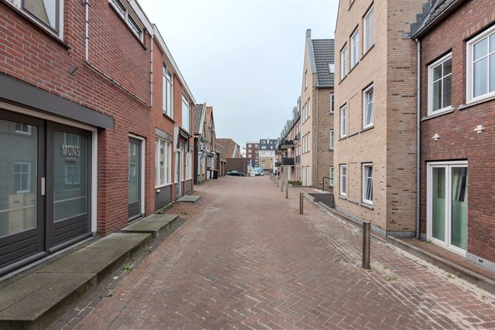 Bekijk foto 8 van Achterstraat 4