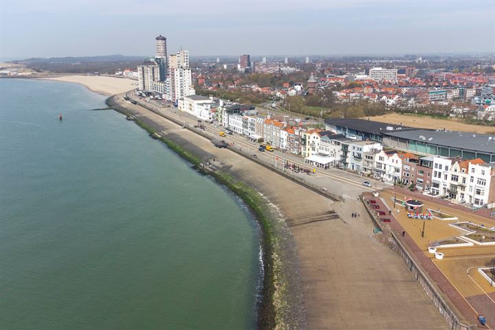 Bekijk foto 42 van Coosje Buskenstraat 49-A