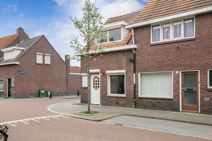 Bekijk foto 2 van Edelweisstraat 85