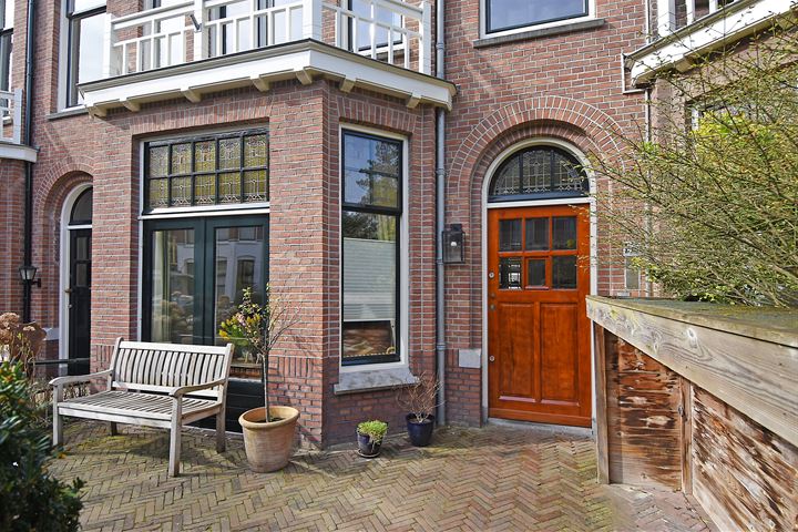 Bekijk foto 4 van Van Beverningkstraat 153