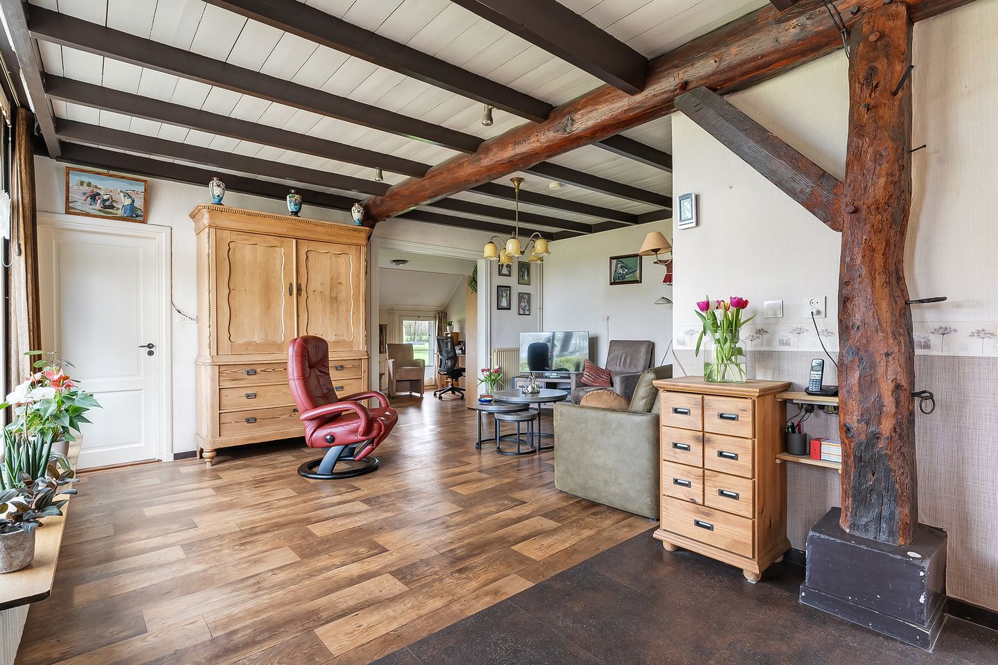 Foto 10 van Dennenweg 1