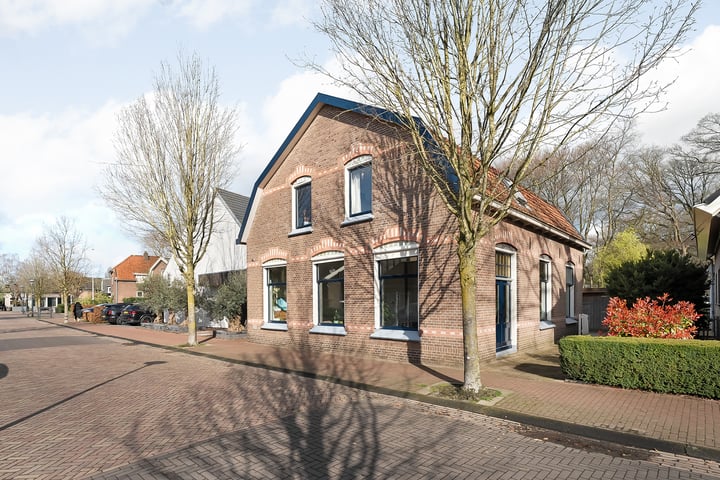 Bekijk foto 1 van Kerkstraat 17